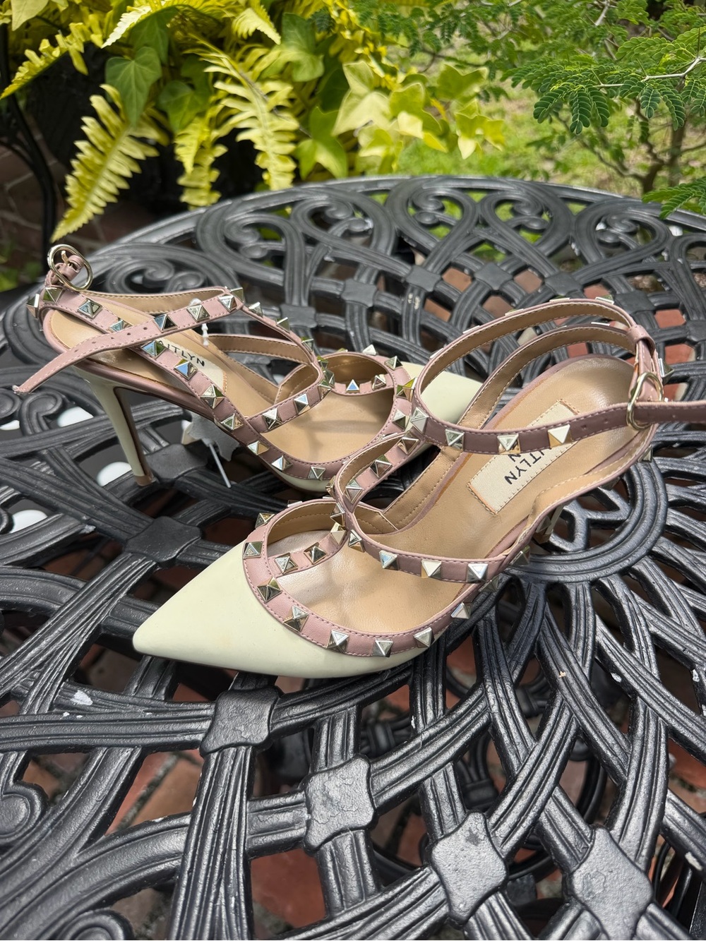 Kaitlyn Pan Rockstud Studded Slingback Heels size 6 nwt